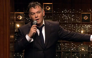 Stewart Lee - Describing Adrian Chiles in an unflattering way. 2009