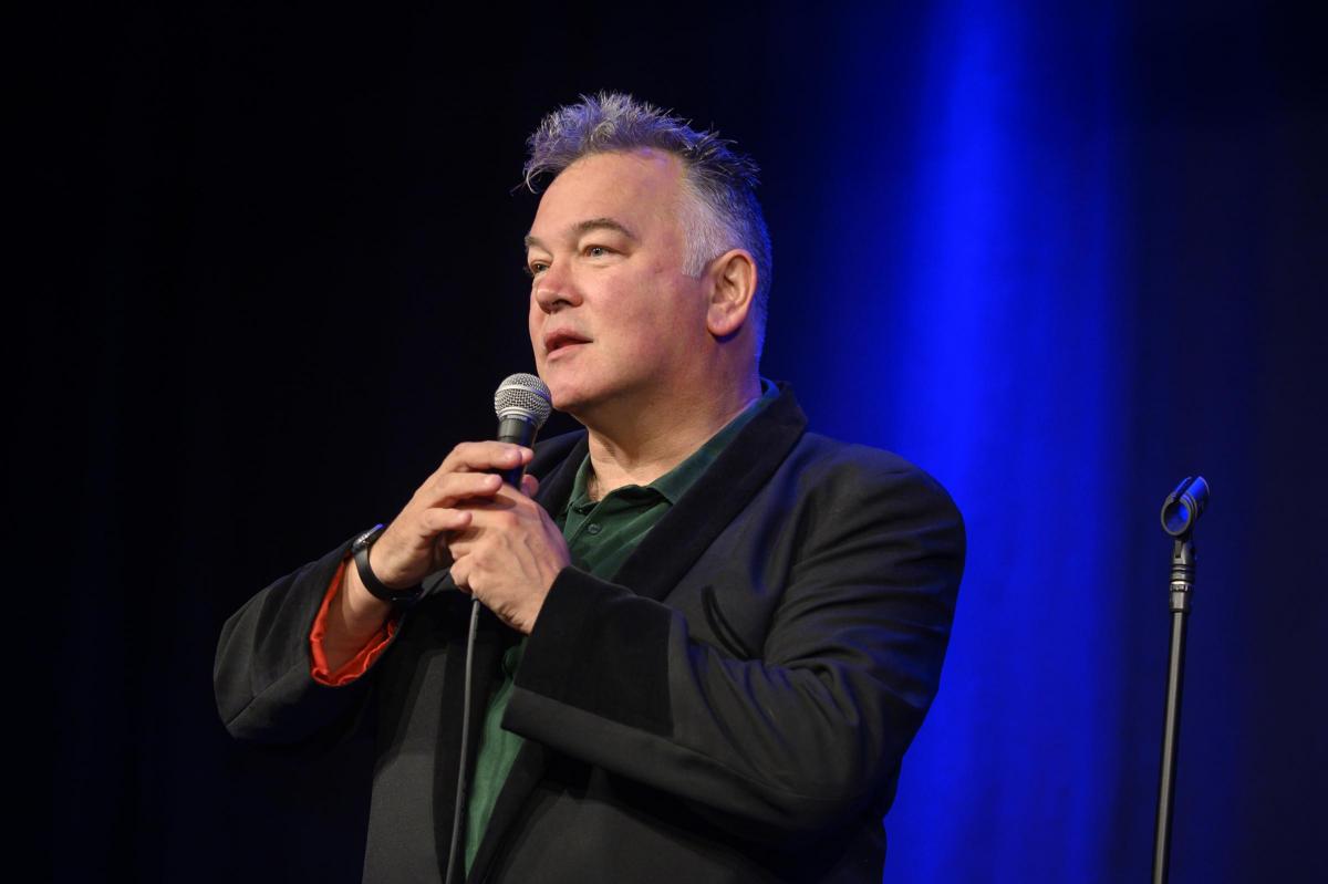 Stewart Lee goes back to basics in Oxford with biting comedy